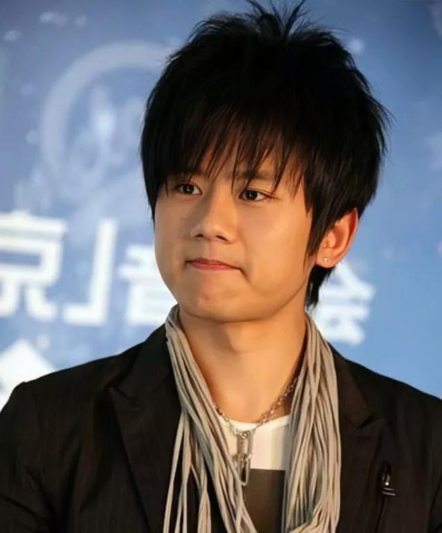 精讀張杰一家四口照片：解鎖明星家庭的幸福密碼與溫馨瞬間
