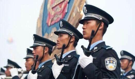 咖啡館里的警魂對(duì)話(huà):解鎖警察學(xué)院排名背后的秘密