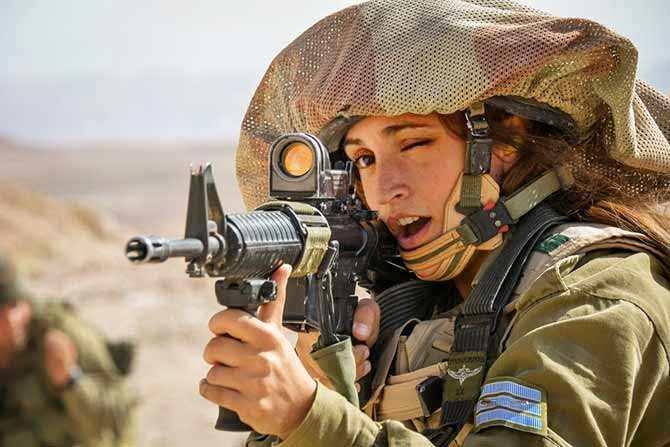 以色列女兵圖片閱兵:深度解析英姿颯爽與軍事強國之秘