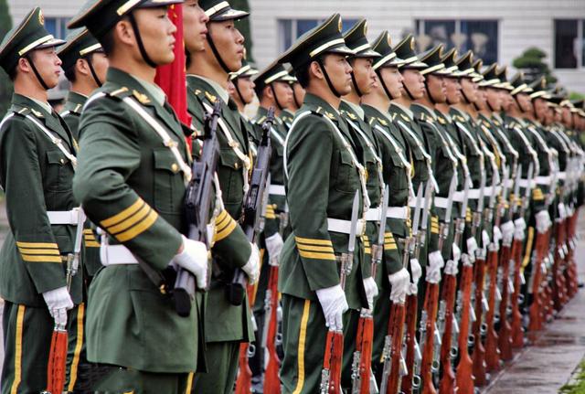 武警軍校畢業(yè)后分配工作待遇：深度解析薪資與職業(yè)發(fā)展全攻略