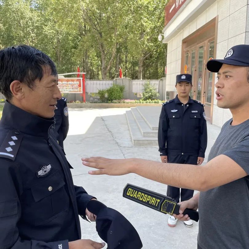 深度解析中國人民武裝警察部隊(duì)特種警察學(xué)院女生：挑戰(zhàn)與榮耀的全攻略