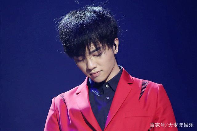 迷霧探尋：華晨宇有女朋友嗎？一場(chǎng)關(guān)于偶像隱私的奇遇對(duì)話