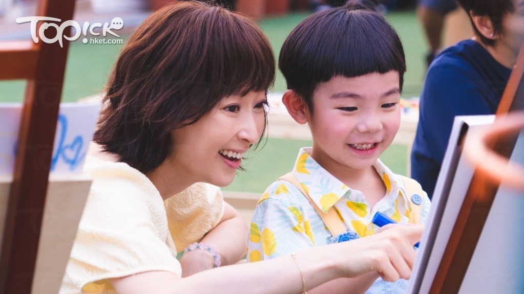 薩頂頂有女兒?jiǎn)幔阂粓?chǎng)關(guān)于藝術(shù)家私域的特寫(xiě)訪談與信息多元勾勒