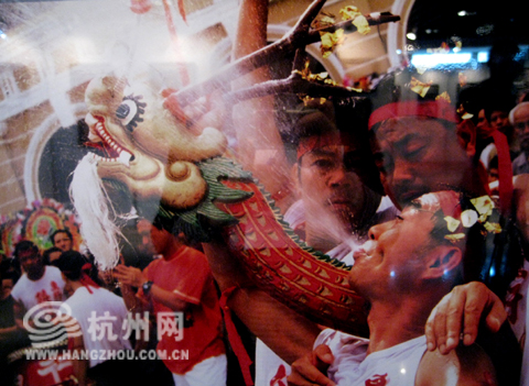 澳門大三巴一肖二肖深度解析：探秘其文化內(nèi)涵與熱門討論
