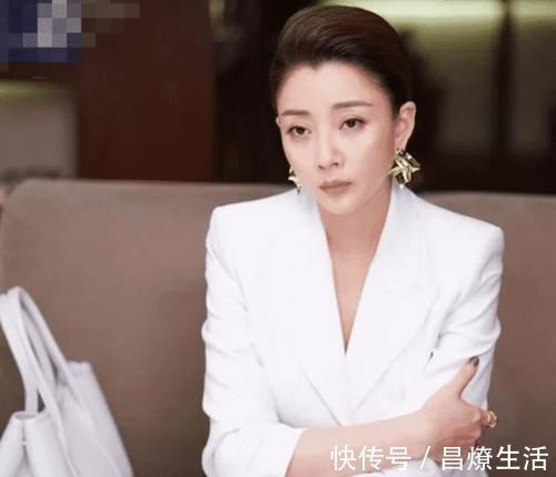 殷桃簡(jiǎn)介個(gè)人資料:熒屏魅力多元勾勒與演藝特寫(xiě)訪談