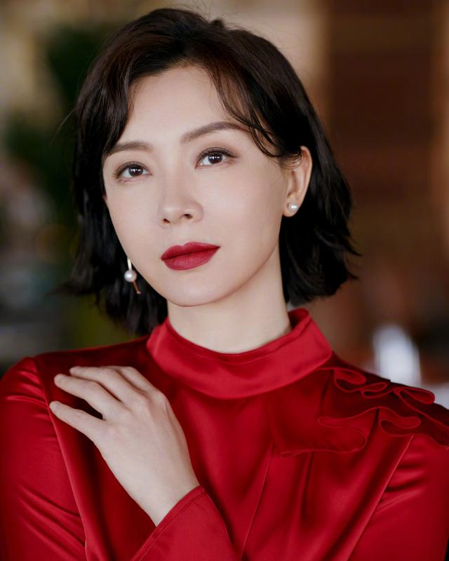 陳數(shù)照片全解析:探尋氣質女神的時尚魅力與造型秘籍