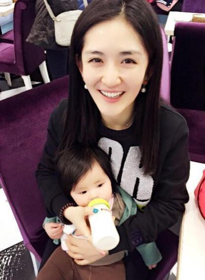 謝娜的寶寶照片:深度解讀其溫馨瞬間與成長(zhǎng)印記全攻略